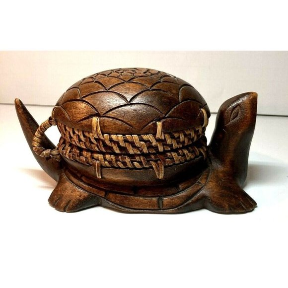 Lombok Indonesia Wood Turtle Trinket Box with Woven Wicker Rattan - Picture 4 of 12